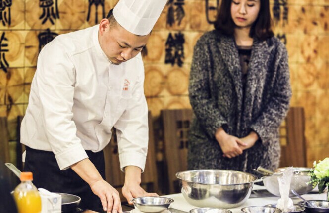 廚師上門O2O平臺轉(zhuǎn)型“高端定制”能否找到盈利突破口？|餐飲界