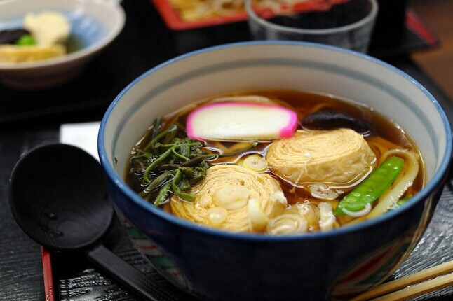 這家面館憑啥在頻頻面臨“洗牌”的餐飲業(yè)站穩(wěn)腳跟？|餐飲界