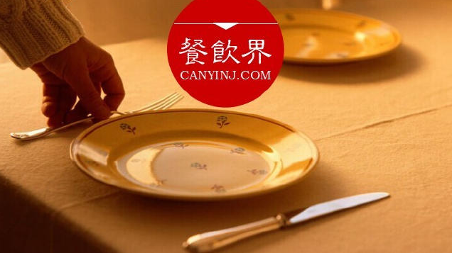 日本咖啡館馬失前蹄，原因竟是品牌升級？#周末一參#|餐飲界