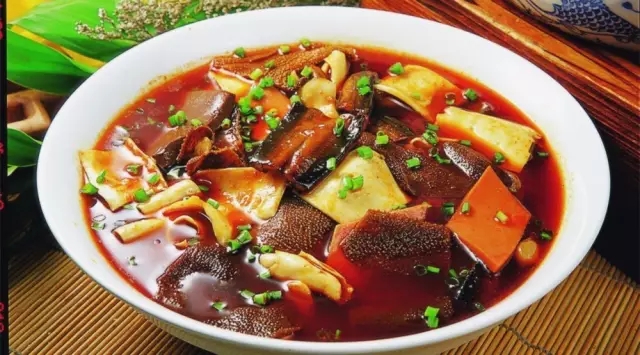 互聯(lián)網(wǎng)狂潮下被顛覆的餐飲業(yè)，死或等死？|餐飲界