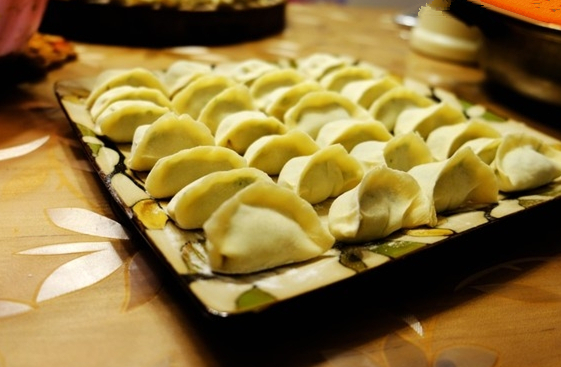 案例|餐廳遇“天災(zāi)”生意大滑，員工流失，怎么自救？|餐飲界