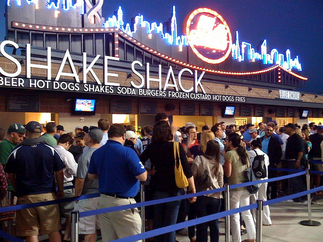美國“舒食快餐”Shake Shack是如何抓住中產(chǎn)市場的？|餐飲界
