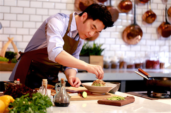 玩轉(zhuǎn)“網(wǎng)紅”，林依輪要演出不一樣的“美食計(jì)”|餐飲界