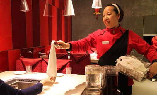 海底撈這些知名餐企是如何吸引到人才的？|餐飲界