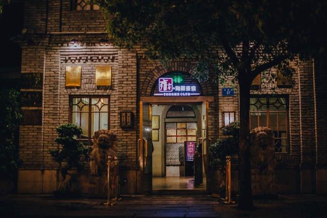 跨界做餐飲，單店日均流水43萬，已經(jīng)火爆了四年|餐飲界