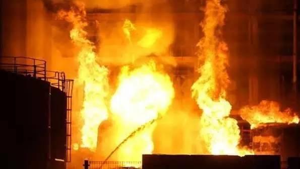 警示！餐館發(fā)生爆炸老板身亡，原因竟是用了它！|餐飲界