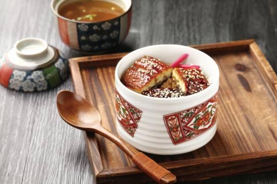 食材成本占了80%，他賠了1500萬；最終鰻步靠一款單品爆紅|餐飲界