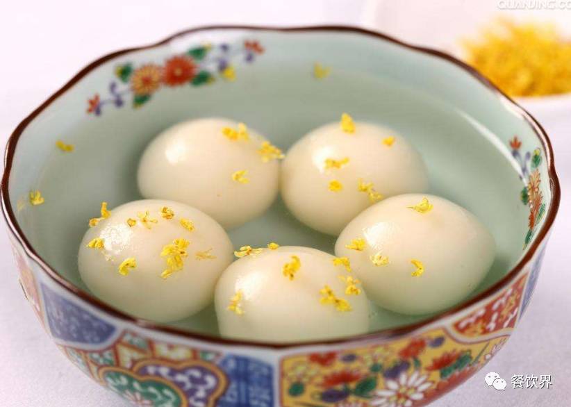 50歲開(kāi)始蹬三輪賣湯圓創(chuàng)業(yè)，到31億資產(chǎn)，全靠最“笨”的辦法|餐飲界