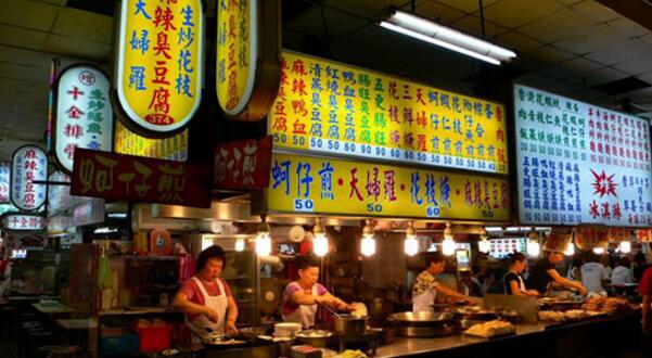 上海多區(qū)探索小餐飲備案制 情與法如何平衡？|餐飲界