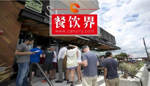 和麥當勞唱反調(diào)，要將漢堡包賣出格調(diào)，“Shake Shack”為啥能受到年輕人追捧？|餐飲界
