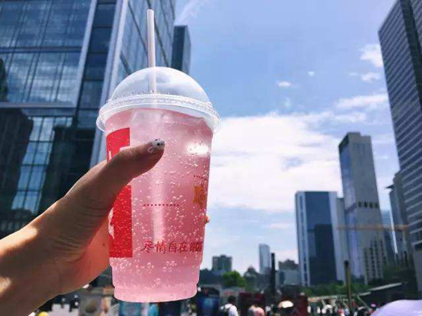 從KFC賣口紅學(xué)到小店引爆新品的5個概念！|餐飲界
