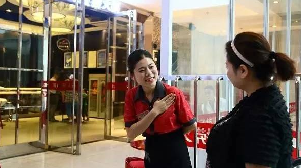 還在朋友圈招人？麥當(dāng)勞、優(yōu)衣庫、海底撈這樣培養(yǎng)店長！|餐飲界