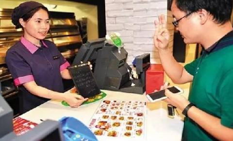 餐企做公益有啥新思路？百勝“捐一元”案例啟示是？|餐飲界