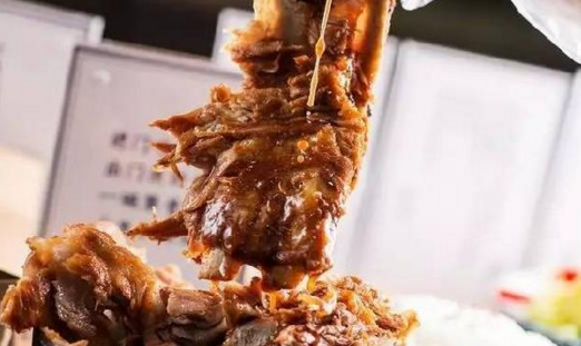 這間餐廳憑一份“犟骨頭”半年拿下天津，現(xiàn)在還要征服北京|餐飲界
