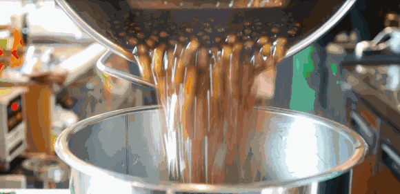 一杯奶茶=8罐紅牛！你們愛喝的COCO、貢茶等暢銷奶茶，還敢喝嗎？|餐飲界