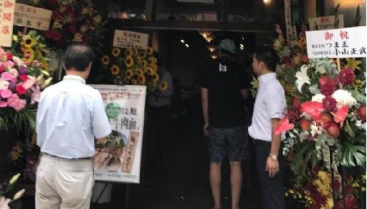 100塊一碗，蘭州拉面日本首開店排長隊，能否逆襲日本拉面？|餐飲界