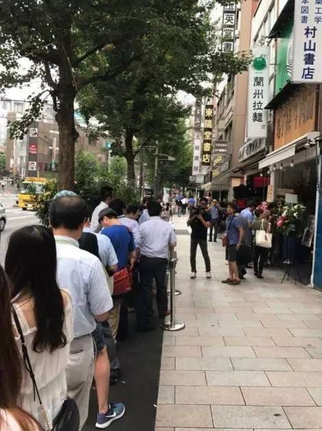 100塊一碗的蘭州拉面竟在日本排長隊，中國餐飲人該如何走出去？ | 深思|餐飲界