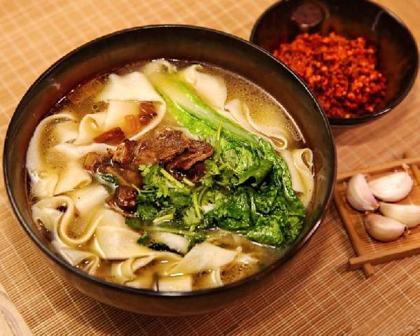 地方小吃里全都是機(jī)會(huì)！不信看看這3個(gè)老板是怎么賺的……|餐飲界