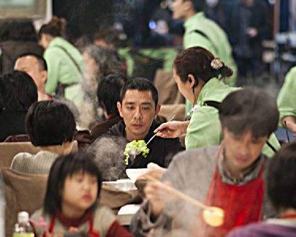 海底撈“變態(tài)”服務再升級！這次用的是黑科技……|餐飲界