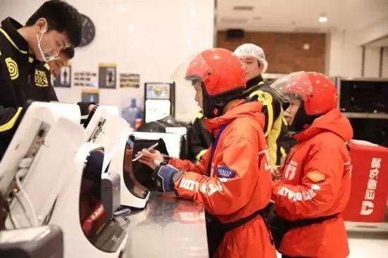 堂食向左、外賣向右，餐飲人正在被撕裂......你在哪邊？|餐飲界