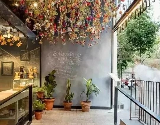 為什么燈光亮的餐廳反而生意不好？餐廳照明的門道你懂多少？|餐飲界
