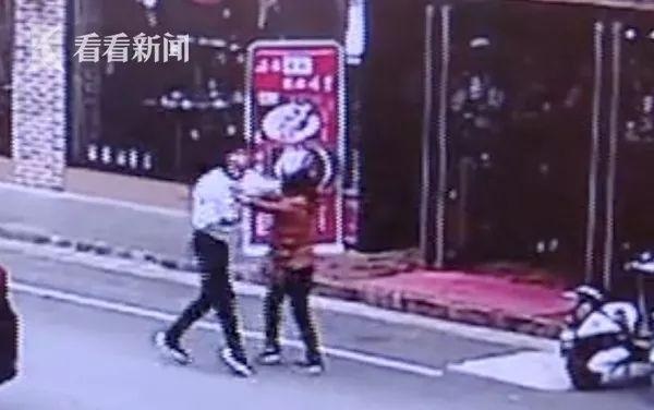 餐廳女員工遲到1分鐘被辭退，還被負(fù)責(zé)人猛踹、狠扇耳光|餐飲界