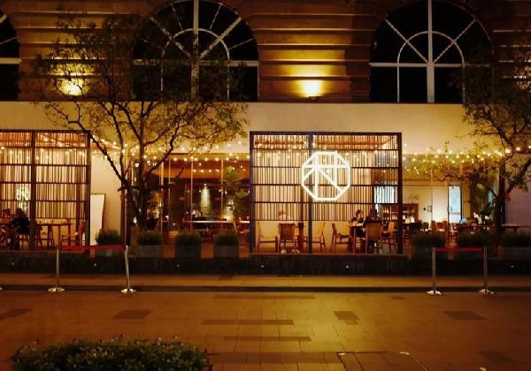 他在酒吧街上花400萬(wàn)開(kāi)了一間包子鋪，結(jié)果……|餐飲界