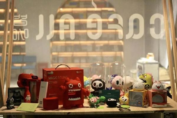 敢把店開(kāi)到1500㎡，這家咖啡館是這樣持續(xù)吸引顧客的|餐飲界