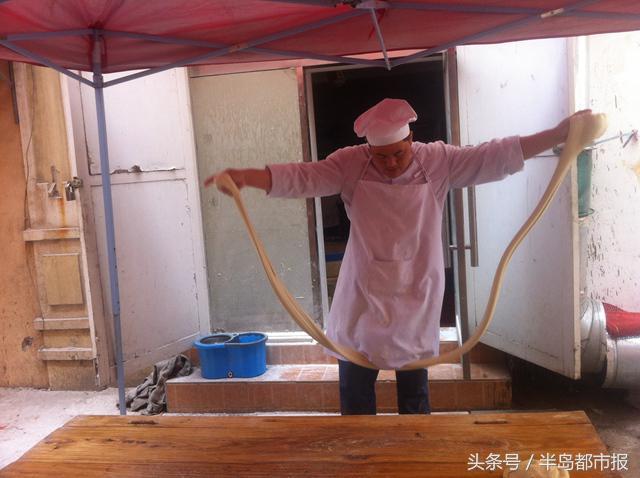 這家店因摔面手藝登上“舌尖3”，“火爆”之后生意遇尷尬|餐飲界