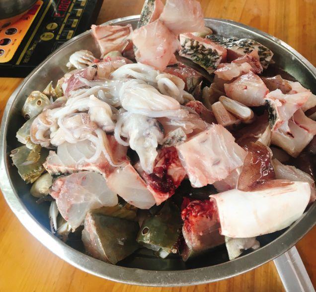 只賣一道清水煮“菜”，它卻火了20年|餐飲界