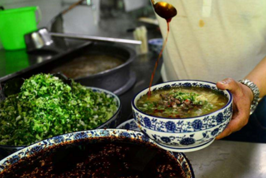 一碗上進的牛肉面！上海、杭州、蘇州三地青海拉面店摁下互聯(lián)網(wǎng)+的增收“快進鍵”|餐飲界