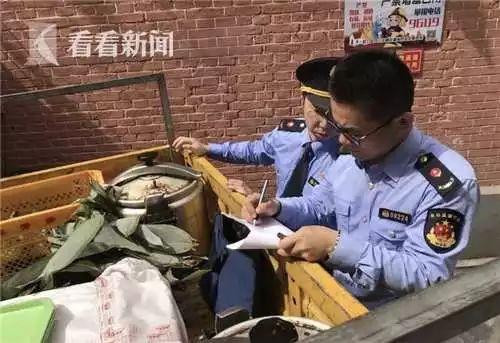火了18年的無(wú)證無(wú)照“網(wǎng)紅粽子店”被取締|餐飲界