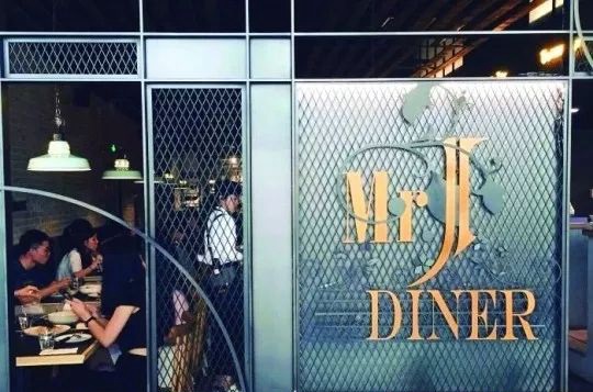 這很公平：明星演員的餐廳紛紛倒閉，因?yàn)轭櫩陀媚_投票|餐飲界