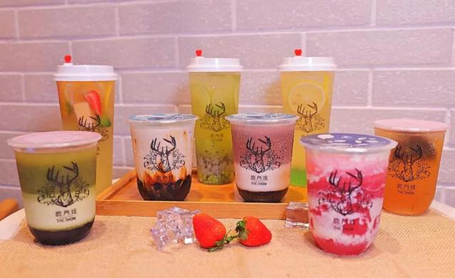 鹿角戲更名傳因資本注入，茶飲品牌緣何受資本青睞？｜餐見|餐飲界