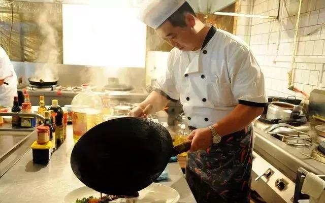 開(kāi)餐廳四個(gè)數(shù)據(jù)定生死，不會(huì)算你就永遠(yuǎn)做不大！|餐飲界