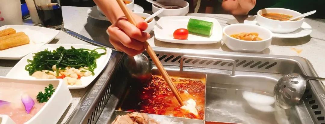 “不是在道歉，就是在道歉的路上”，海底撈到底怎么了？|餐飲界