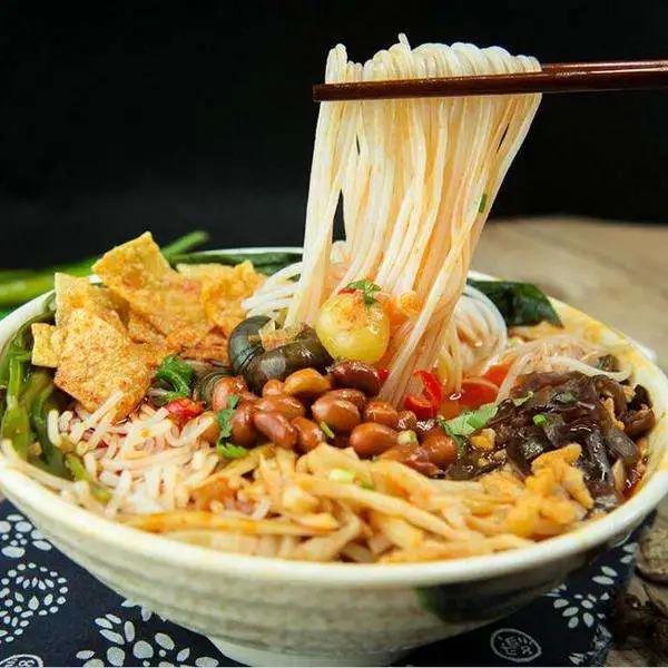 為何那么多人熱衷于螺螄粉這個(gè)品類？|餐飲界