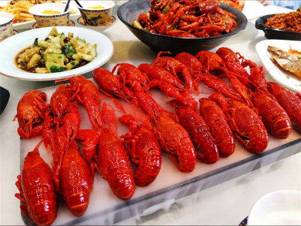 單場直播破20萬，抖音武漢美食人氣榜第1名，這家小龍蝦店是如何做到的？|餐飲界