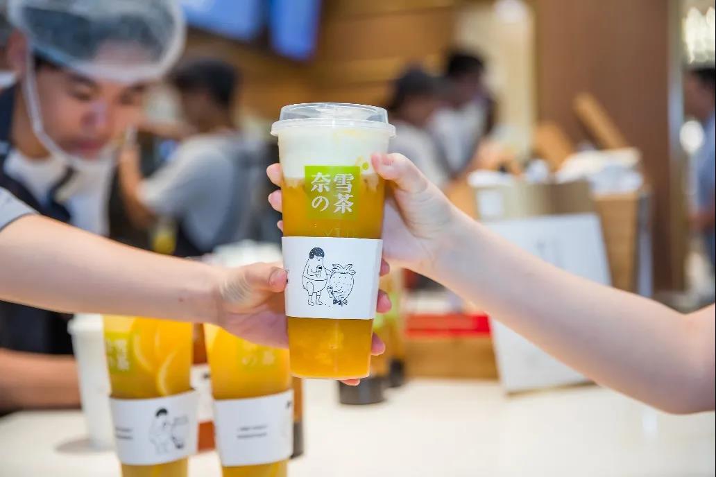 閉店的茶顏，焦慮的新茶飲|餐飲界