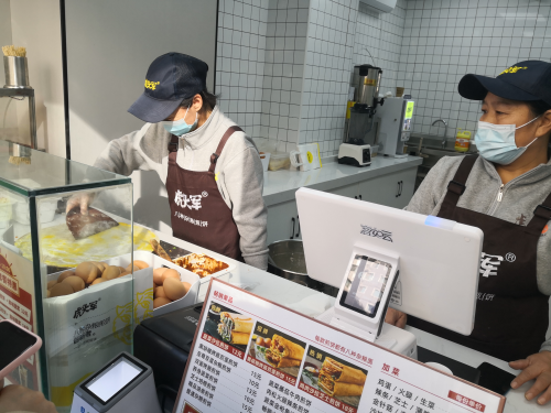辛苦卻有奔頭有盼頭，虎頭軍煎餅2022年計(jì)劃新開(kāi)超60家門(mén)店|餐飲界