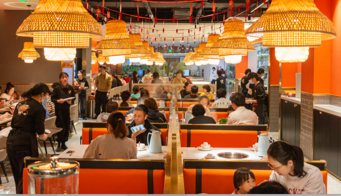 八合里66牛肉火鍋節(jié)出圈，吸引多地網友“組團”喊話開店|餐飲界