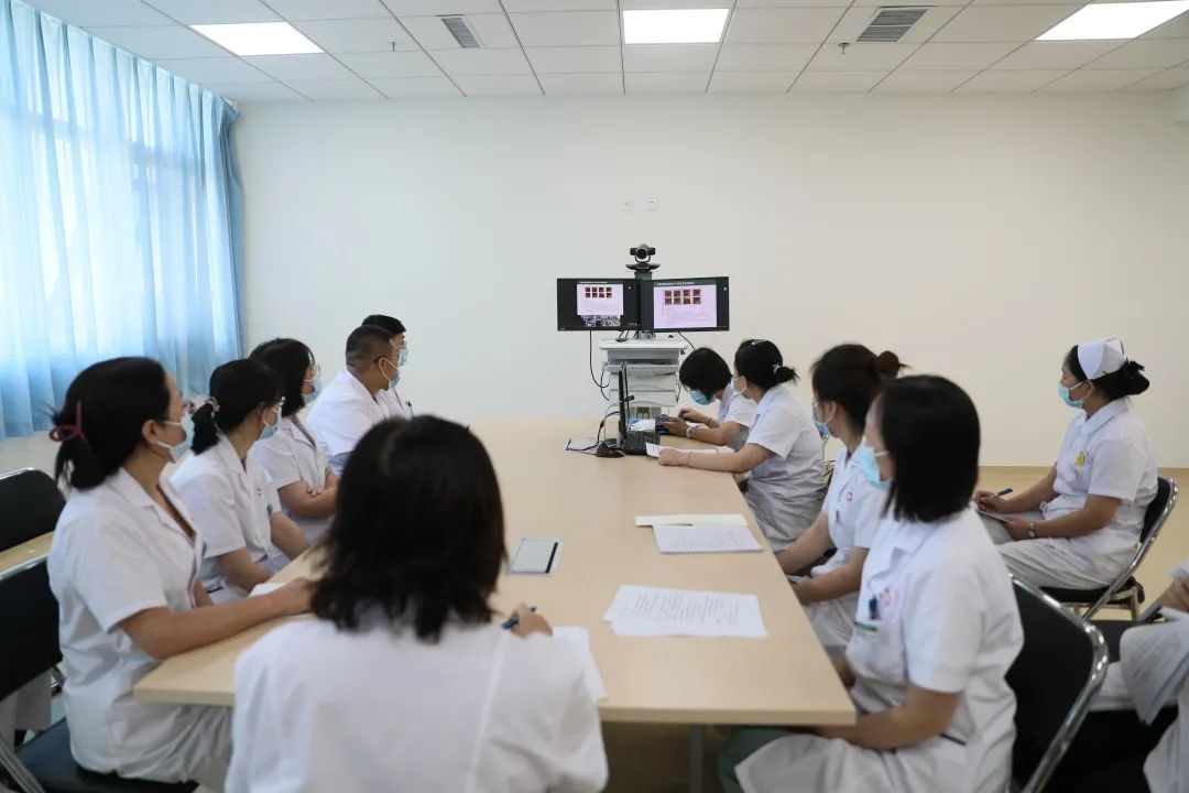 全省首家！中國醫(yī)科大學(xué)附屬第一醫(yī)院專家來“查房”，家門口享國內(nèi)優(yōu)質(zhì)醫(yī)療資源！(圖1)