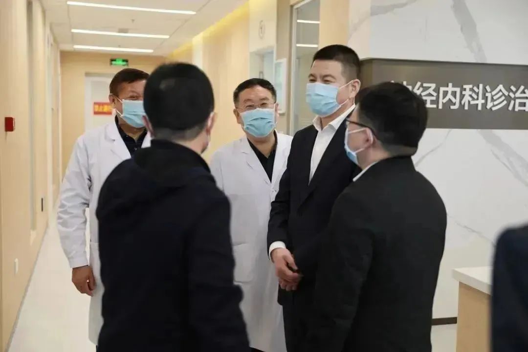 龍港區(qū)人大、區(qū)政府領導一行視察調(diào)研龍港國際醫(yī)療健康產(chǎn)業(yè)園(圖3)