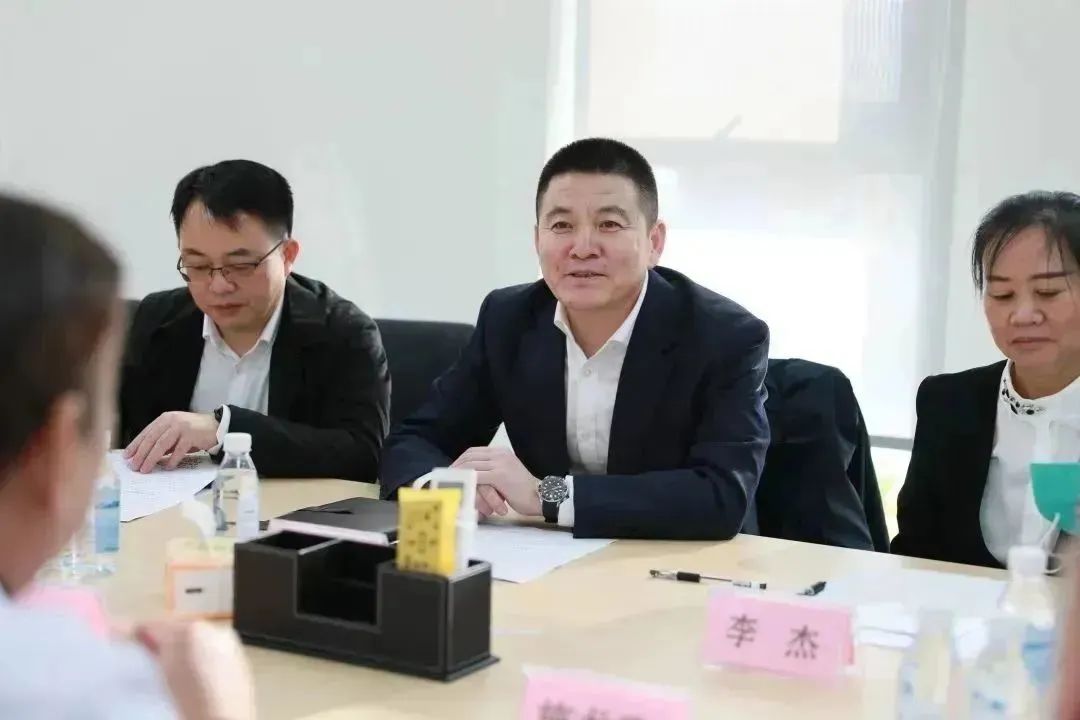 龍港區(qū)人大、區(qū)政府領導一行視察調(diào)研龍港國際醫(yī)療健康產(chǎn)業(yè)園(圖11)